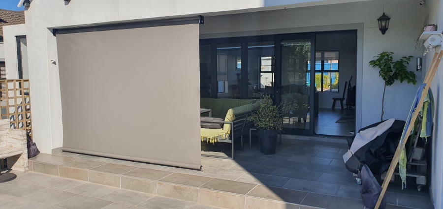 4 Bedroom Property for Sale in Pearl Bay Western Cape